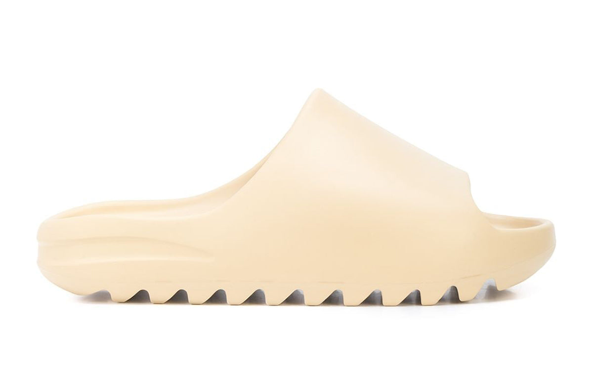 YEEZY Slide “Bone”