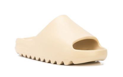 YEEZY Slide “Bone”