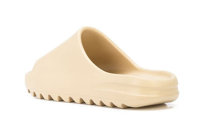 YEEZY Slide “Bone”